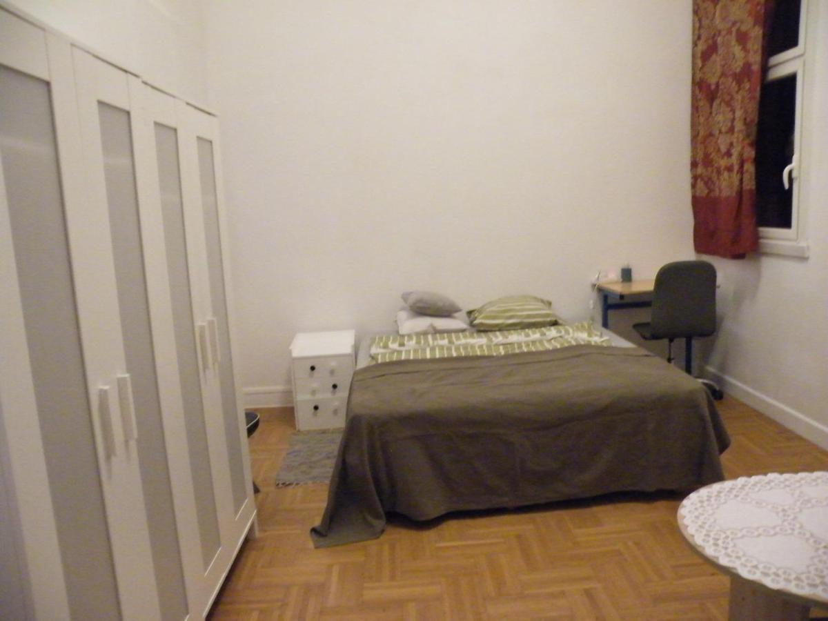 Appartement F3 -Plaisir Moins Cher - Jusqu'A 8Personnes ル・メー・シュル・セーヌ エクステリア 写真