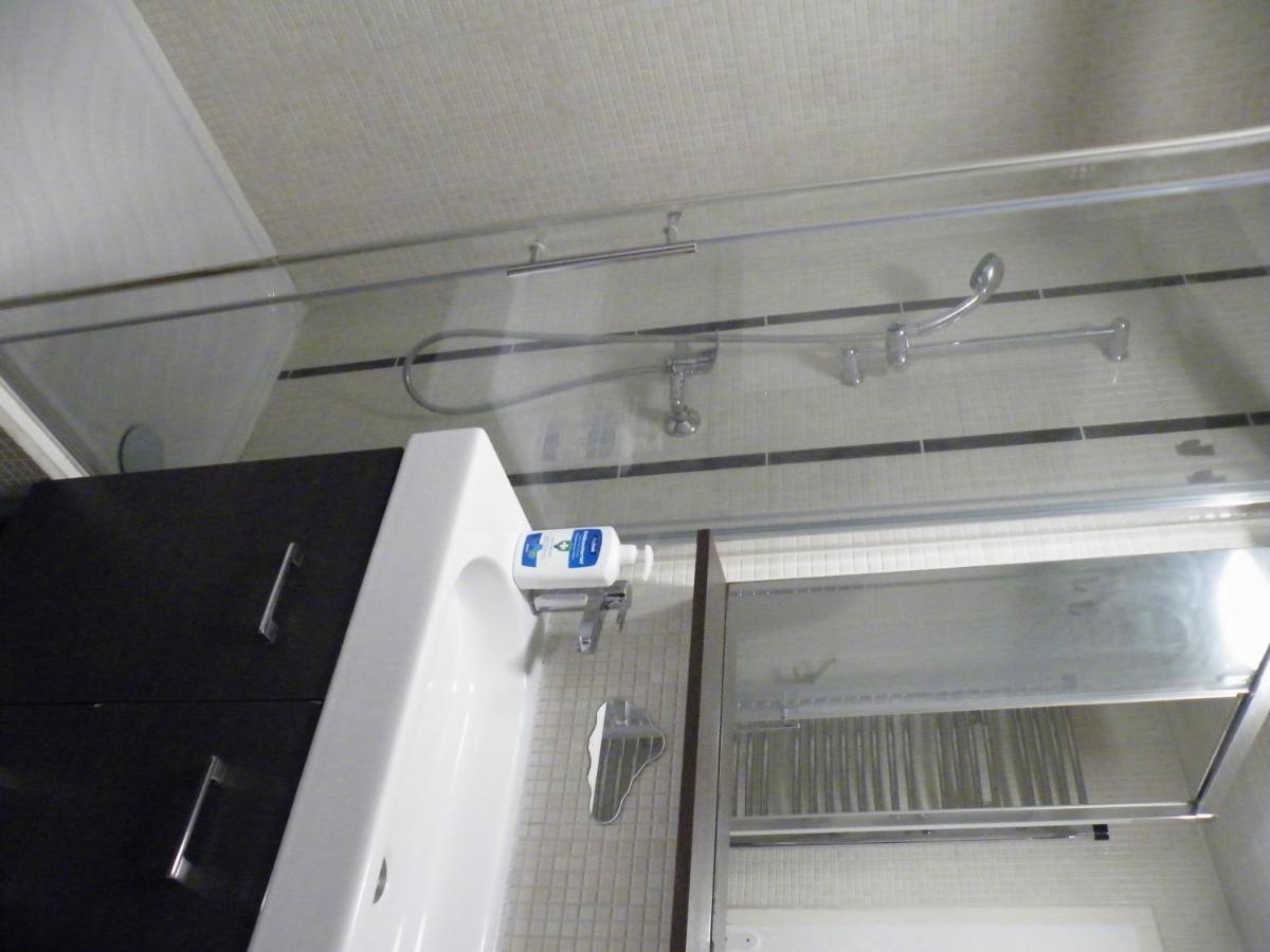Appartement F3 -Plaisir Moins Cher - Jusqu'A 8Personnes ル・メー・シュル・セーヌ エクステリア 写真