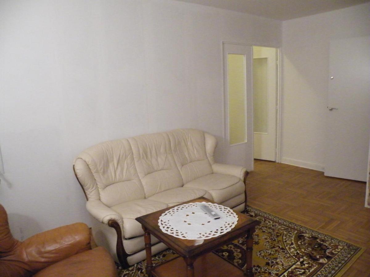 Appartement F3 -Plaisir Moins Cher - Jusqu'A 8Personnes ル・メー・シュル・セーヌ エクステリア 写真